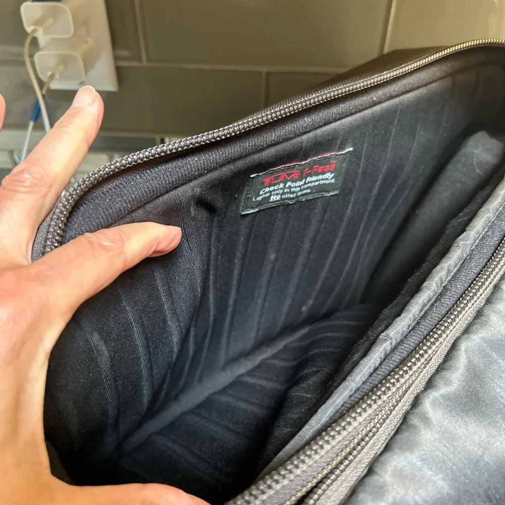 TUMI BALISTIC TRAVEL WORK DOUBLE COMPARTMENT PADDED LAPTOP BRIEFCASE SCHOOL